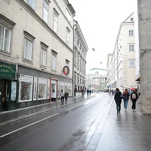 Heart Of Vienna- Next To Albertina Appartamento Vienna